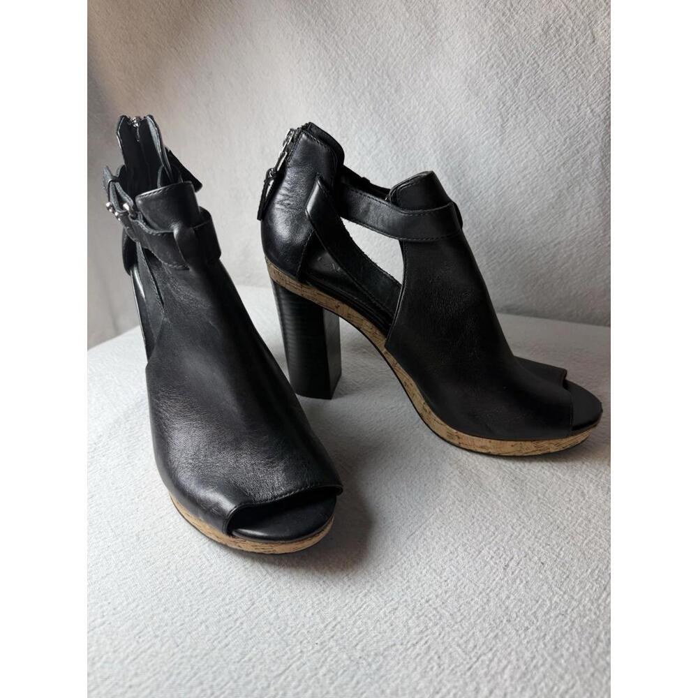 Lauren Ralph Lauren Fiana peep-toe Platform booties. Black Leather Uppers. 8.5